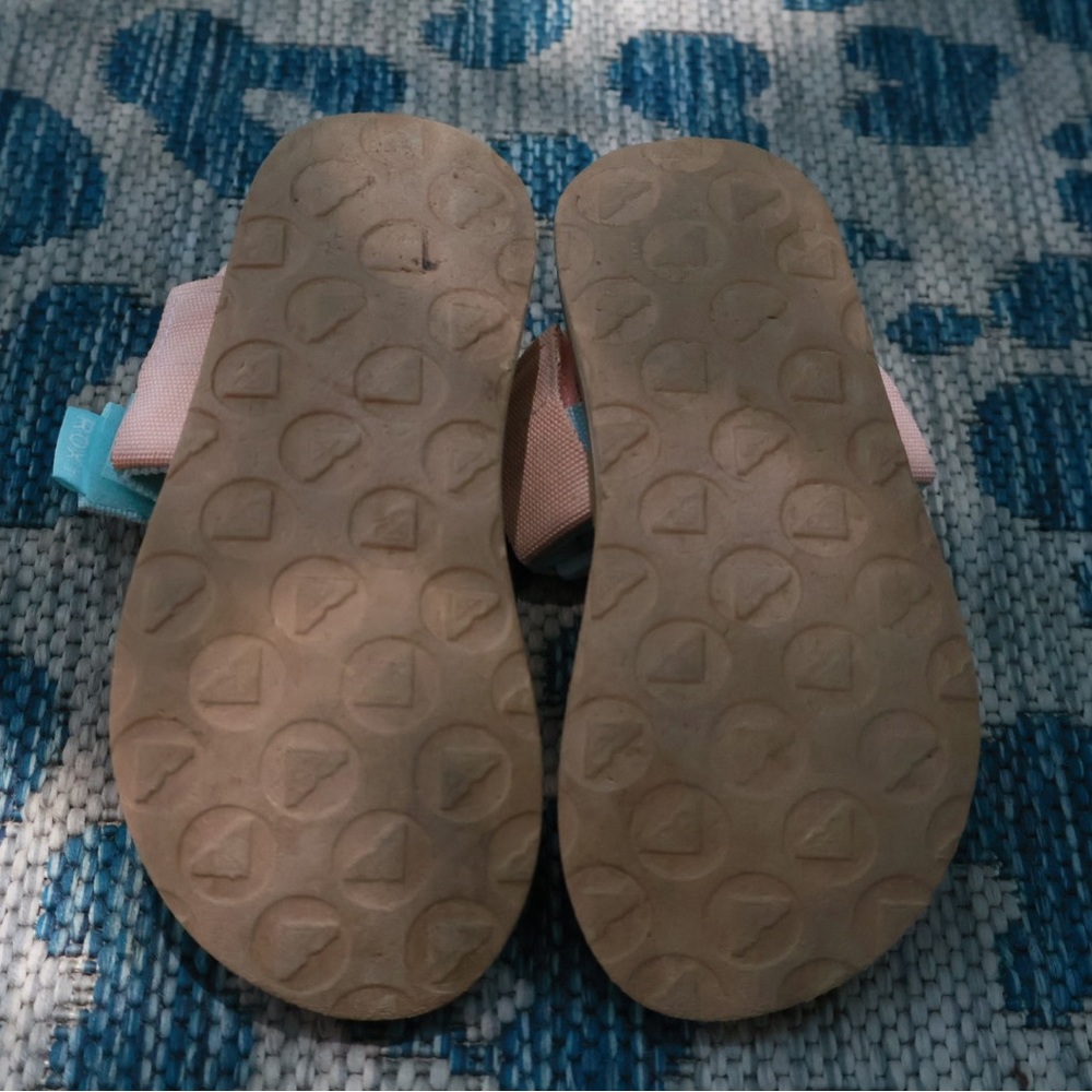 Girls Roxy Sandals - Picture 4 of 4
